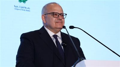 د. الخشت يوجه بضرورة تكثيف برامج التوعية للطلاب لترسيخ الانتماء والولاء للوطن