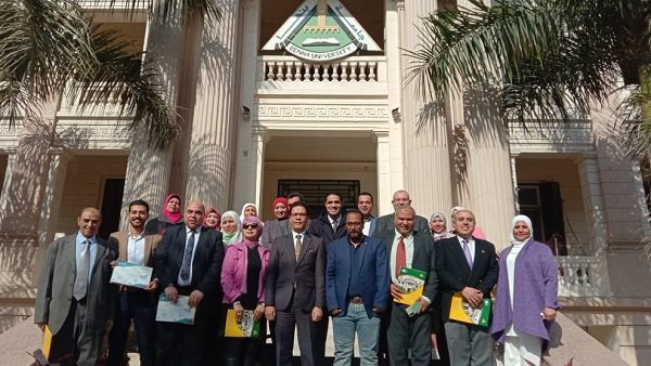 رئيس جامعة بنها يكرم