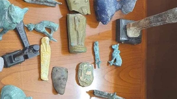  أثار مصرية مهربة