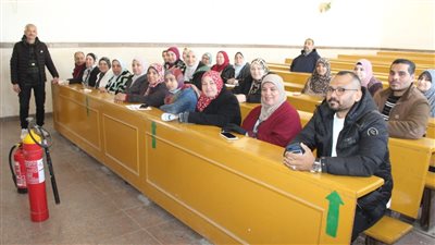 أخبار الجامعات.. ختام الدورات التدريبية لإداريي كلية الآداب جامعة عين شمس 