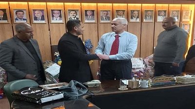 أمن جامعة أسيوط يُعيد سبيكة ذهبية لطالب فقدها خلال فترة الامتحانات