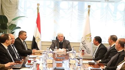 وزير التعليم العالي يناقش التعاون مع شركة سيمنس لتقديم تدريب تكنولوجي للطلاب