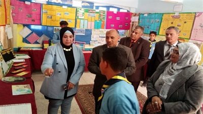 وكيل تعليم مطروح يتفقد التقييم المركزي لمسابقة المكتبات النموذجية