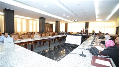 أخبار الجامعات.. رئيس جامعة الزقازيق يعقد اجتماعًا لمناقشة خطة تطوير الحرم الجامعى 