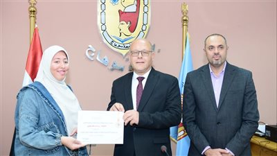 تكريم 7 من منتسبي جامعة سوهاج لمشاركتهم بمؤلفاتهم في معرض القاهرة الدولي للكتاب