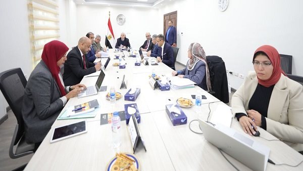 التعليم العالي يتابع