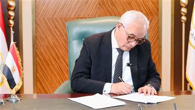 أخبار التعليم .. وزير التعليم: تفعيل حظر استخدام الهواتف المحمولة أثناء اليوم الدراسي 