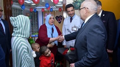 أخبار الجامعات | رئيس جامعة القاهرة : صرف مكافأة لـ أعضاء هيئة التدريس والهيئة المعاونة