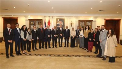 سفير أذربيجان يزور الجامعة البريطانية في مصر لبحث سبل التعاون