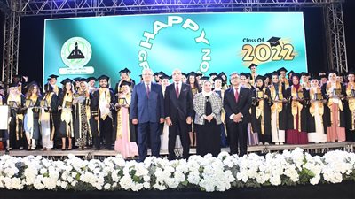 أخبار الجامعات.. جامعة عين شمس تحتفل بتخريج الدفعة ٢٢ من بكالوريوس طب وجراحة الاسنان والدفعة