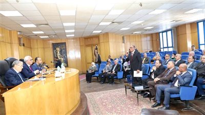 وزير التربية والتعليم يحذر من الغياب فى المدارس..واختيار أفضل المعلمين لمجموعات الدعم 