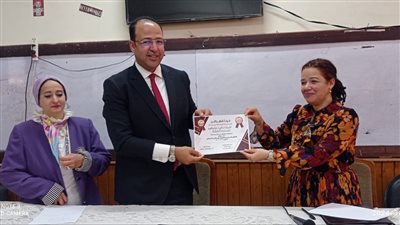 رئيس مركز بحوث الشرق الأوسط: الأسرة وليس الفرد هي نواة المجتمع وركيزته الأساسية