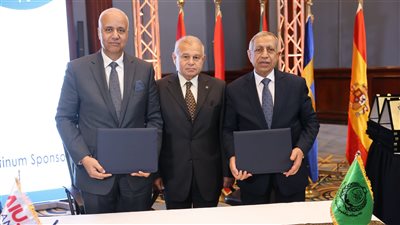 أخبار الجامعات.. الأكاديمية العربية توقع إتفاقية تعاون مع ميناء البحر التيراني الشمالي وجامعة بيزا الايطالية 