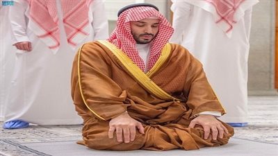 ضمادة محمد بن سلمان تثير الجدل