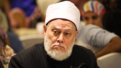 علي جمعة يجيب على سؤال حكم الشرع عمليات تجميل الحواجب والرموش