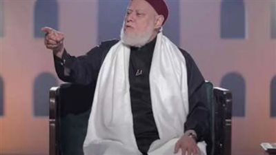 سيدة تسأل عن حكم دفع رشوة لإنهاء مصالح؟ علي جمعة يجيب