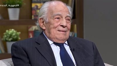 الفنان رشوان توفيق:أعطيت لأولاده حياتي كلها