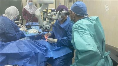 مستشفى سوهاج الجامعي ينقذ عاملا من عمى محقق بعد إصابته بشظية في الشبكية