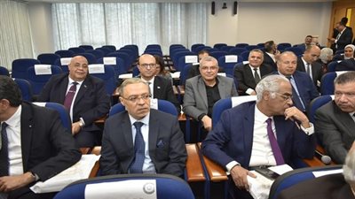 أخبار الجامعات | رئيس جامعة الزقازيق يشهد الاجتماع الدورى للمجلس الأعلى للجامعات بجامعة عين شمس