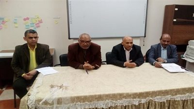 تعليم مطروح | وكيل تعليم مطروح يكرم فريق مدرسة السيدة عائشة الإعدادية بنات