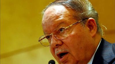 رئيس جامعة القاهرة ينعى رئيس مجلس الشعب الأسبق