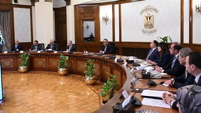 رئيس الوزراء يتابع جهود فض التشابكات المالية بين وزارتي الكهرباء والإسكان 