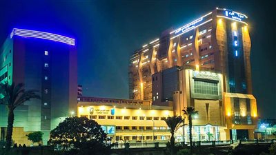 أخبار الجامعات|رئيس جامعة القاهرة يستعرض إنجازات المعهد القومي للأورام.. أبرزها إجراء 10463 عملية جراحية