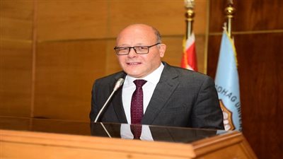 أخبار الجامعات | جامعة سوهاج تفعل منظومة الكروت الذكية لتداول الوقود لتعزيز إستراتيجية التحول الرقمي