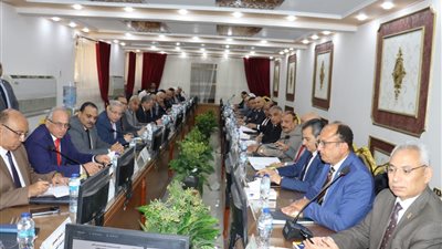 أخبار الجامعات|رئيس جامعة المنيا يشهد اجتماع المجلس الأعلى لشئون التعليم والطلاب بمعهد إعداد القادة بحلوان