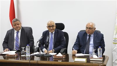 أخبار التعليم| التعليم: زيادة مكافآت العاملين فى امتحانات الدبلومات الفنية.. التحريرية تبدأ ٢٥مايو