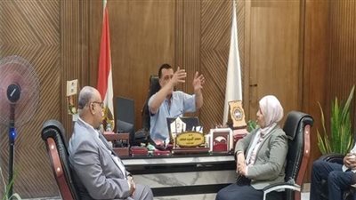 مدير تعليم قنا يشهد فعاليات تقييم بيت العائلة النموذجي