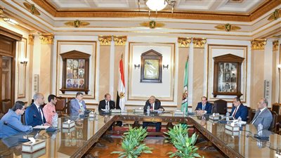 أخبار الجامعات|رئيس جامعة القاهرة يعقد اجتماعًا لمتابعة تطوير مستشفى قصر العيني الفرنساوي