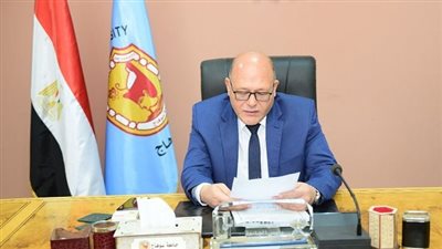 أخبار الجامعات | رئيس جامعة سوهاج يوجه بتشكيل لجنة لمتابعة استقبال المصابين الفلسطينين