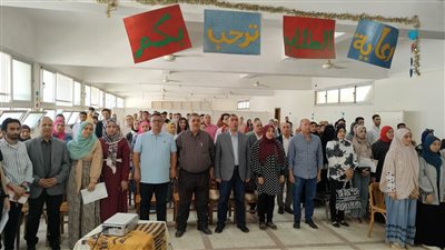 رئيس جامعة المنيا يُكرم الطلاب المتميزين بالأنشطة الداخلية والقمية