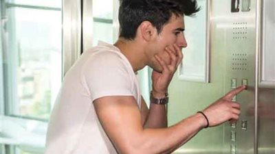 بدل ما تقعد ساعة ونص محبوس.. ماذا تفعل عند انقطاع الكهرباء في الاسانسير