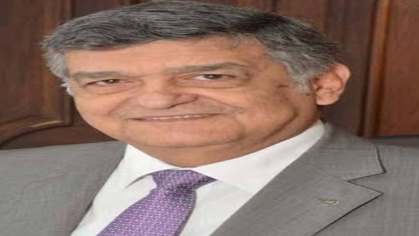 الدكتور نبيل حلمي