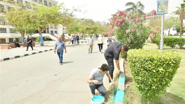  طلاب جامعة أسيوط