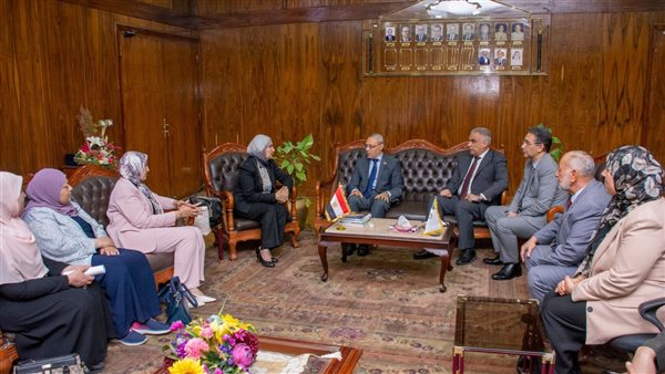 رئيس جامعة طنطا يستقبل