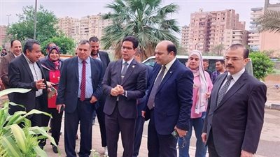 أخبار الجامعات | تزامنًأ مع احتفالات الربيع.. رئيس جامعة بنها يفتتح معرض الزهور الأول