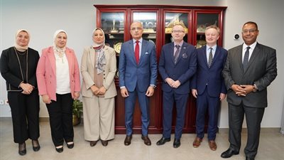 أخبار الجامعات.. سفير التشيك يناقش سبل التعاون بين جامعة عين شمس والجامعات التشيكية