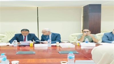 تعليم الجيزة | مدير تعليم الجيزة يناقش تذليل العقبات التي تواجه مديرية التربية والتعليم بمدينة ٦ أكتوبر الجديدة