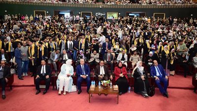 أخبار الجامعات.. تعيين ٢٣٣ من خريجى طب سوهاج ومكافآت مالية للاوائل