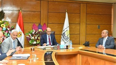 أخبار الجامعات | رئيس جامعة أسيوط يستعرض الإطار الفكري للخطة الإستراتيجية للجامعة 2024\2029