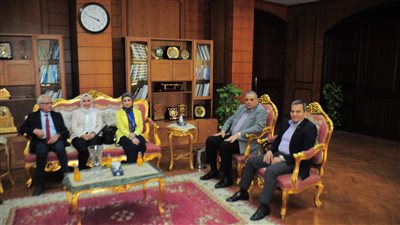 أخبار الجامعات.. رئيس جامعة كفر الشيخ يستقبل لجنة الفحص والاستماع لتعيين أعضاء هيئة تدريس 
