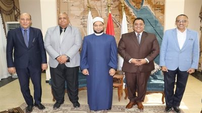 أخبار التعليم | معهد إعداد القادة يدعو إمام مسجد الحسين لإلقاء محاضرة عن الوسطية والاعتدال في الخطاب الديني