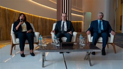 أخبار الجامعات | رئيس الجامعة المصرية اليابانية في مصر يشارك في ندوة لجمعية رجال الأعمال بالإسكندرية