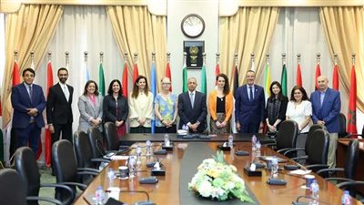 رئيس الأكاديمية يلتقي وفدًا من المؤسسة الملكية للمعمارين البريطانيين RIBA