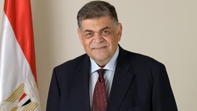 رئيس صحة النواب: تخفيض نسبة تشغيل الأطقم الأجنبية في مستشفيات مصر