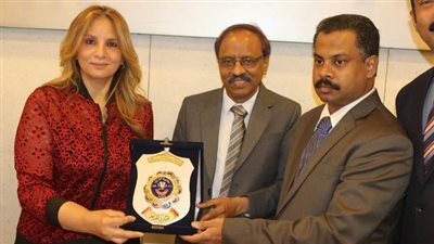 عميدة آداب عين شمس تستقبل قافلة اللغة العربية الهندية 