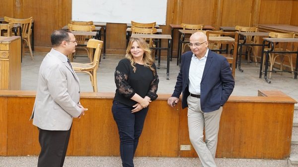 أخبار الجامعات | جولة تفقدية لرئيس جامعة عين شمس لمتابعة امتحانات اخر العام 